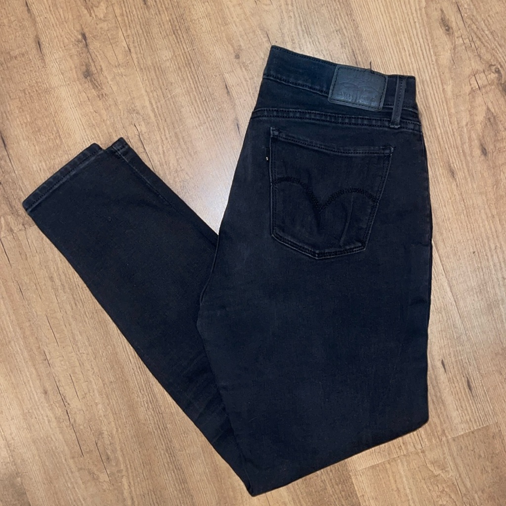 Levis 701 Jeans